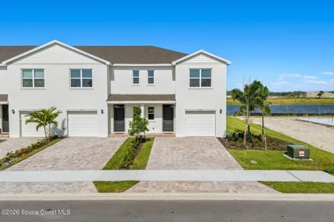 9732 Venetian Square