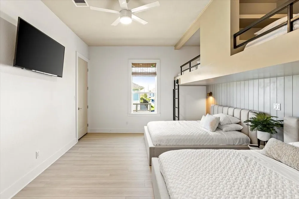 950 Sue Drive Crystal Beach, TX 77650