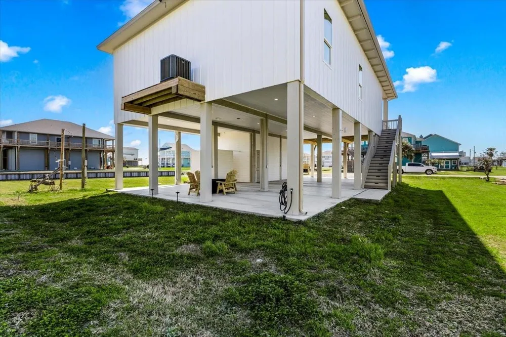950 Sue Drive Crystal Beach, TX 77650