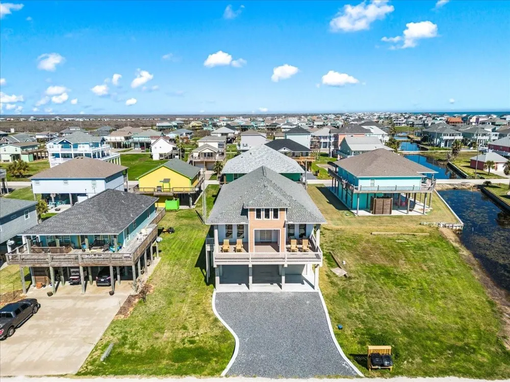 950 Sue Drive Crystal Beach, TX 77650