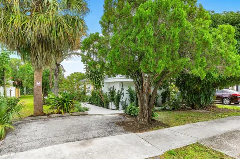 107 SW 4TH AVENUE