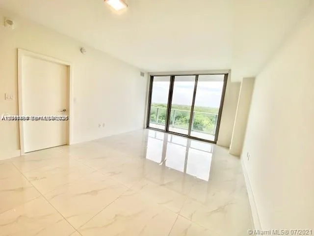 16385 Biscayne Blvd #702 North Miami Beach, FL 33160