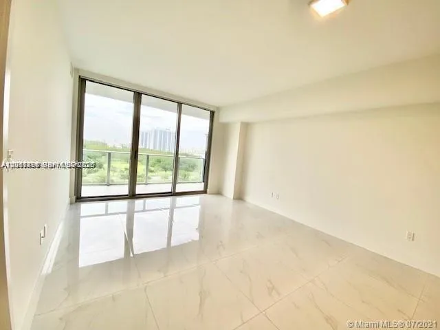 16385 Biscayne Blvd #702 North Miami Beach, FL 33160