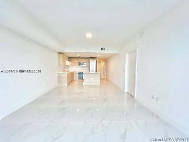 16385 Biscayne Blvd #702 North Miami Beach, FL 33160