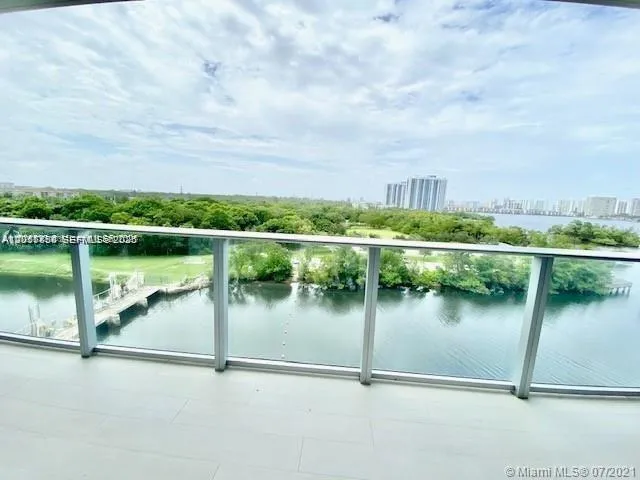 16385 Biscayne Blvd #702 North Miami Beach, FL 33160