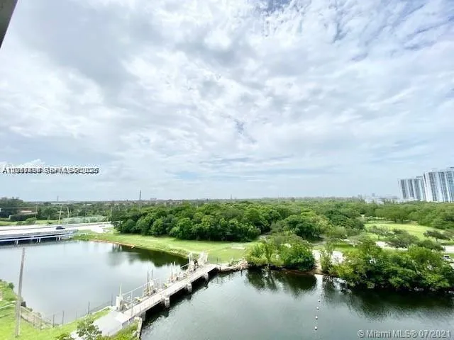 16385 Biscayne Blvd #702 North Miami Beach, FL 33160