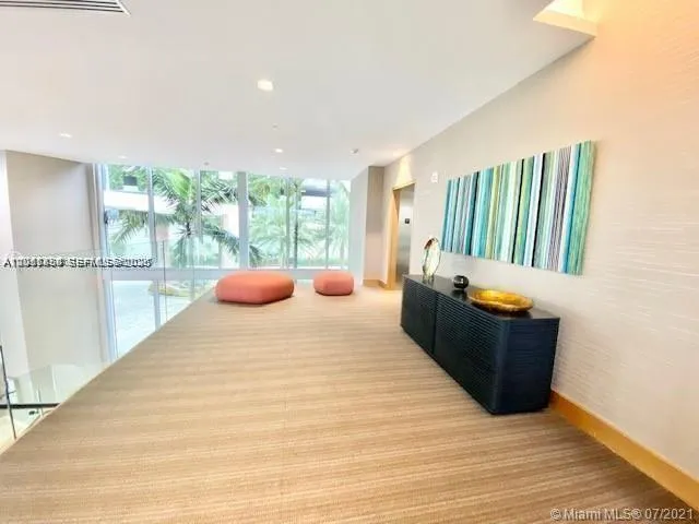 16385 Biscayne Blvd #702 North Miami Beach, FL 33160