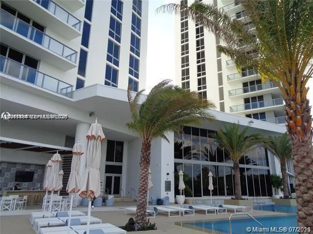 16385 Biscayne Blvd #702 North Miami Beach, FL 33160