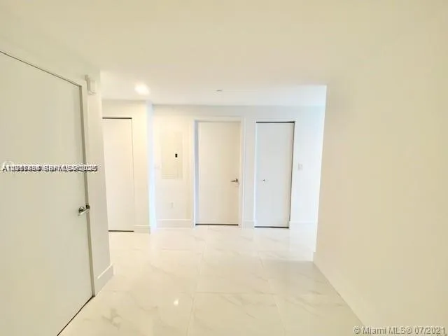16385 Biscayne Blvd #702 North Miami Beach, FL 33160