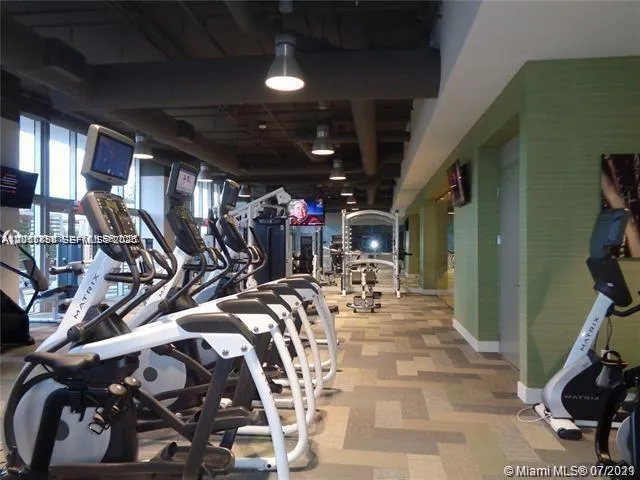 16385 Biscayne Blvd #702 North Miami Beach, FL 33160
