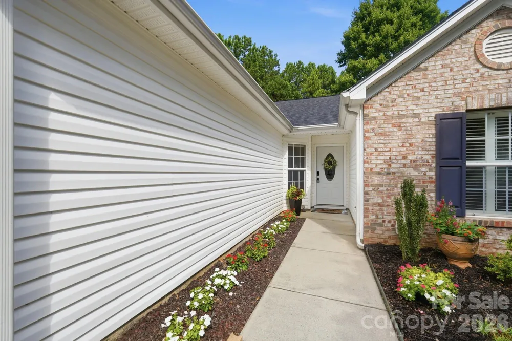212 Chestnut Avenue Tega Cay, SC 29708