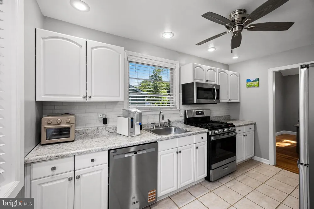 103 KENWOOD DRIVE Cherry Hill, NJ 08034