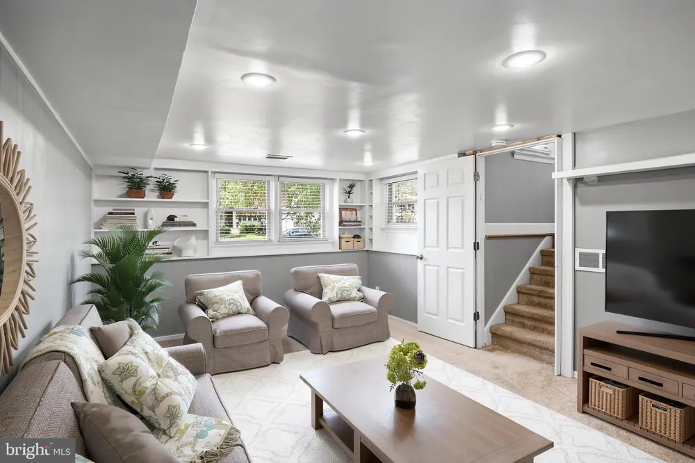 103 KENWOOD DRIVE Cherry Hill, NJ 08034