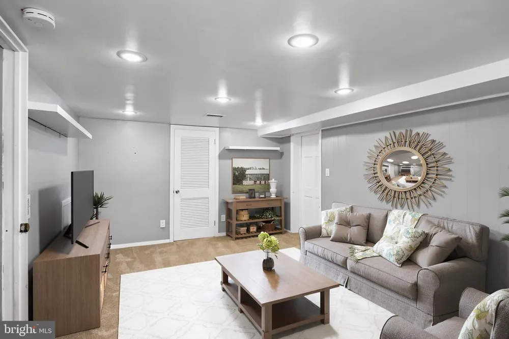 103 KENWOOD DRIVE Cherry Hill, NJ 08034