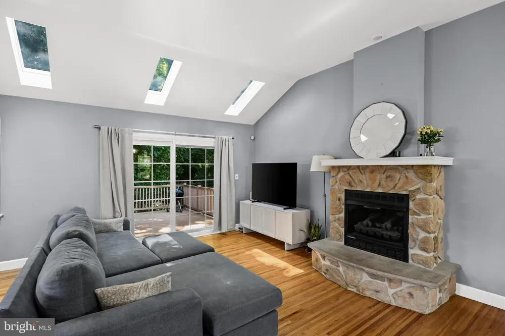 103 KENWOOD DRIVE Cherry Hill, NJ 08034