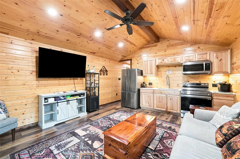 429 Lcr 787 Groesbeck, TX 76642