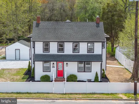 1133 ALMOND ROAD