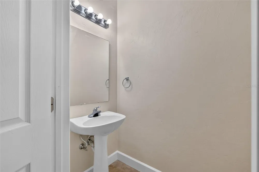 2927 SW 35TH PLACE #115 Gainesville, FL 32608