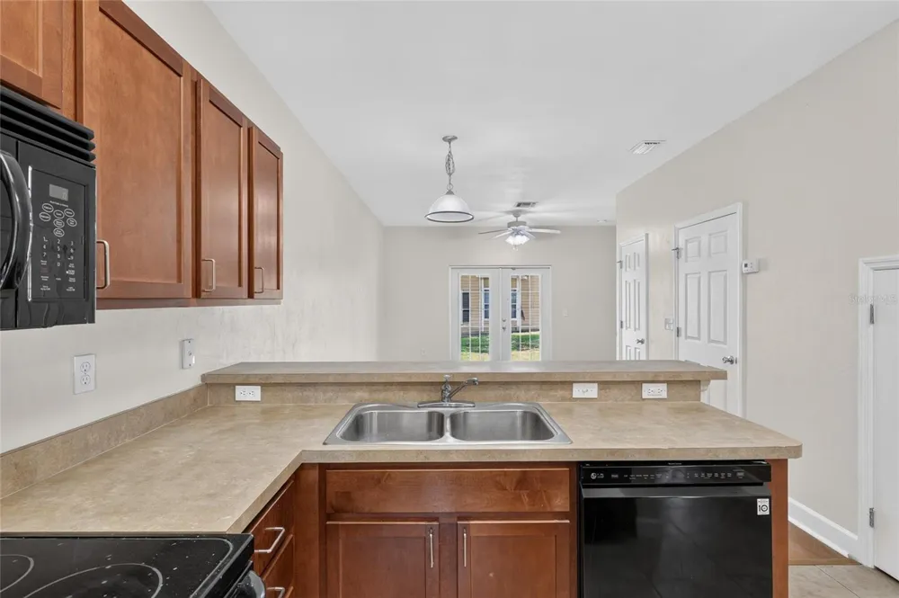2927 SW 35TH PLACE #115 Gainesville, FL 32608