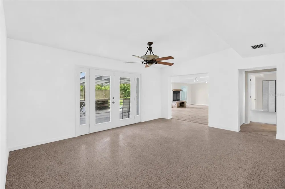 120 81ST AVENUE NE St Petersburg, FL 33702