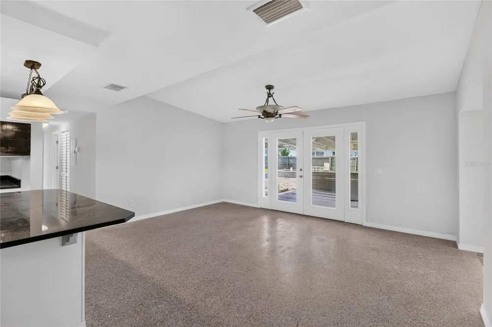 120 81ST AVENUE NE St Petersburg, FL 33702