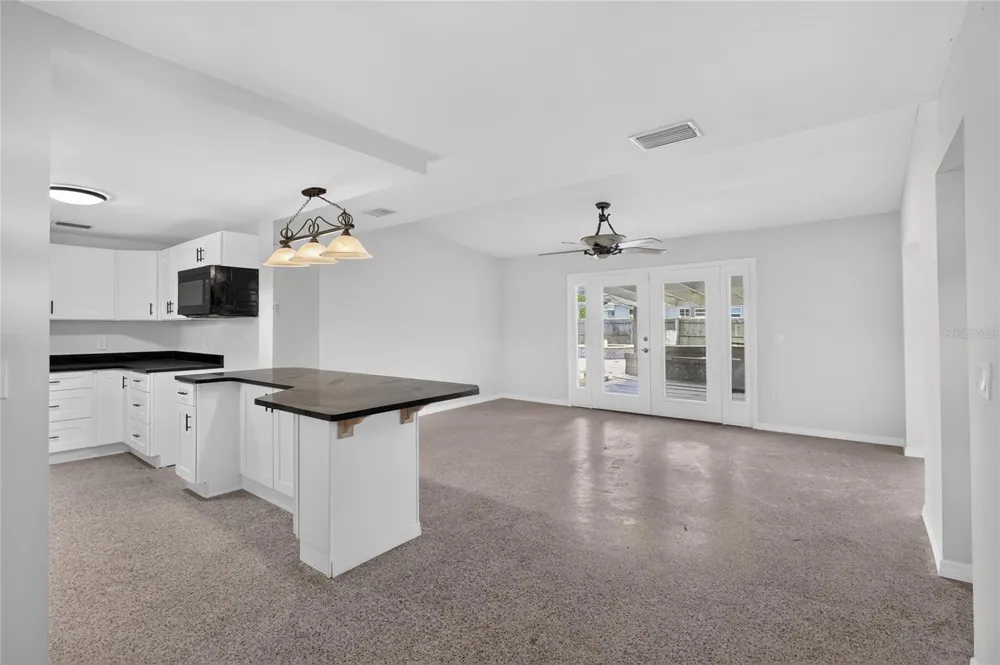 120 81ST AVENUE NE St Petersburg, FL 33702