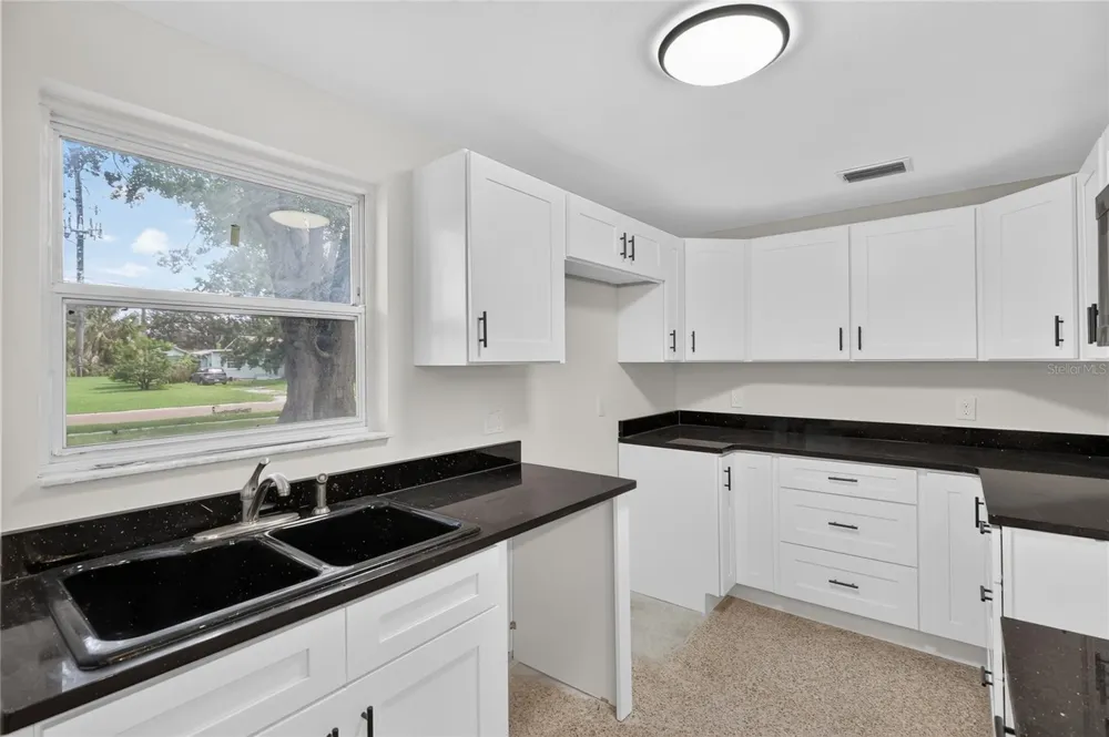 120 81ST AVENUE NE St Petersburg, FL 33702