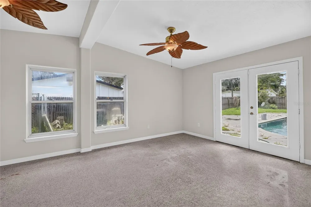 120 81ST AVENUE NE St Petersburg, FL 33702