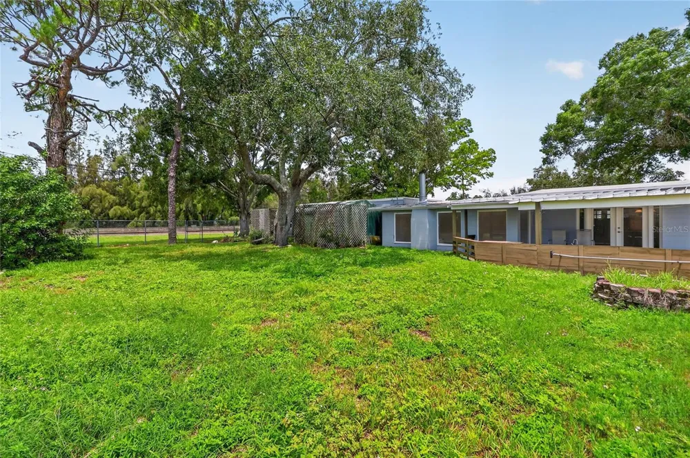 120 81ST AVENUE NE St Petersburg, FL 33702