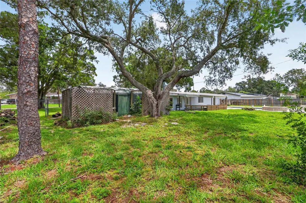 120 81ST AVENUE NE St Petersburg, FL 33702