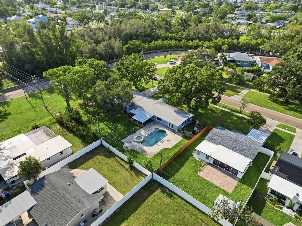 120 81ST AVENUE NE St Petersburg, FL 33702