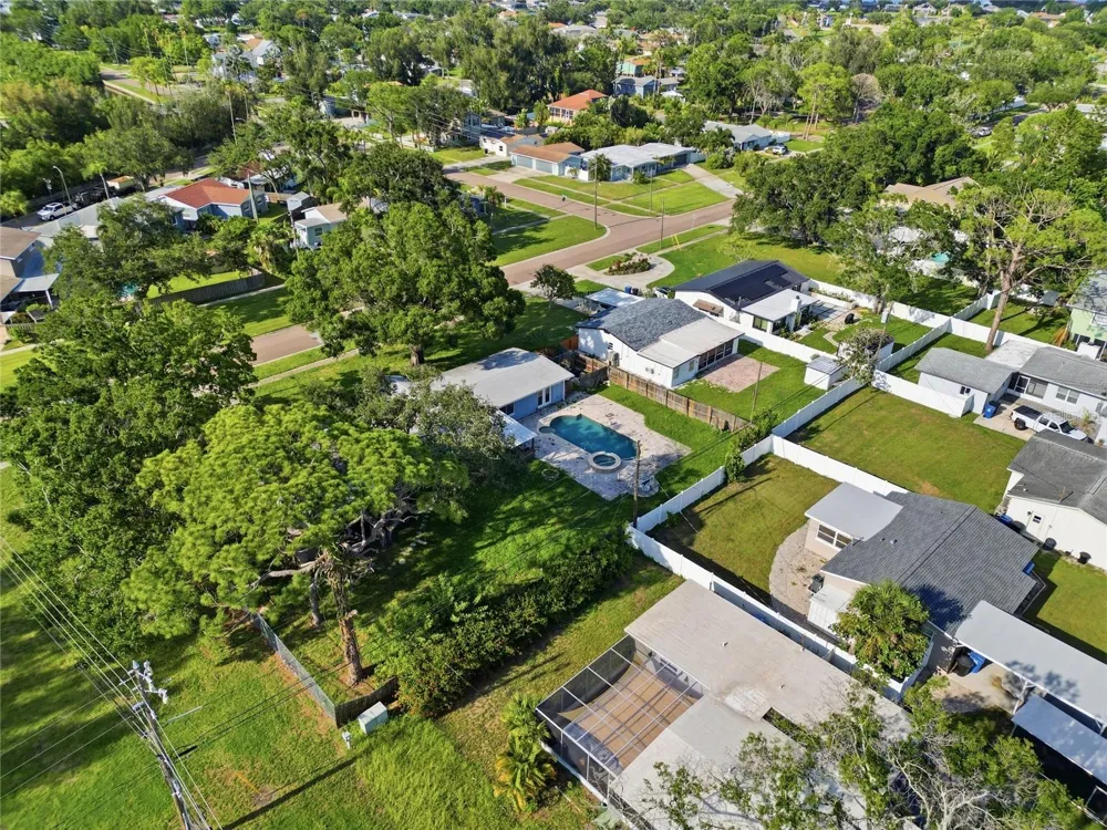 120 81ST AVENUE NE St Petersburg, FL 33702