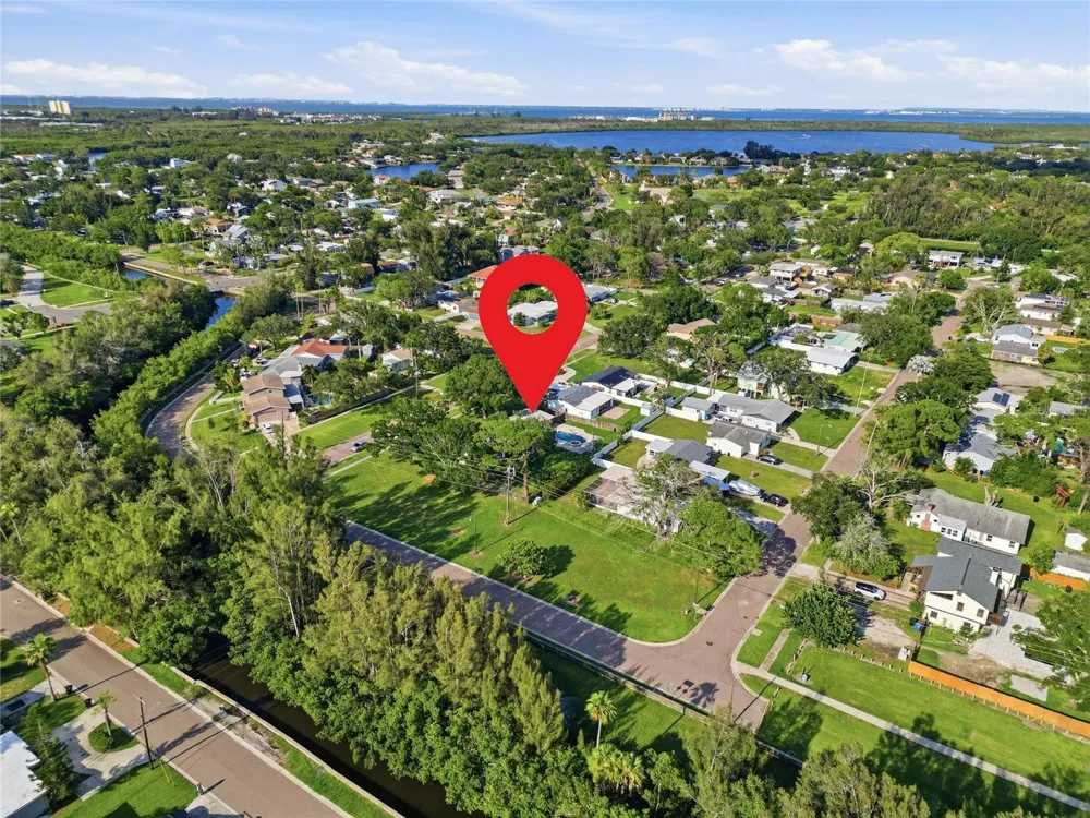 120 81ST AVENUE NE St Petersburg, FL 33702