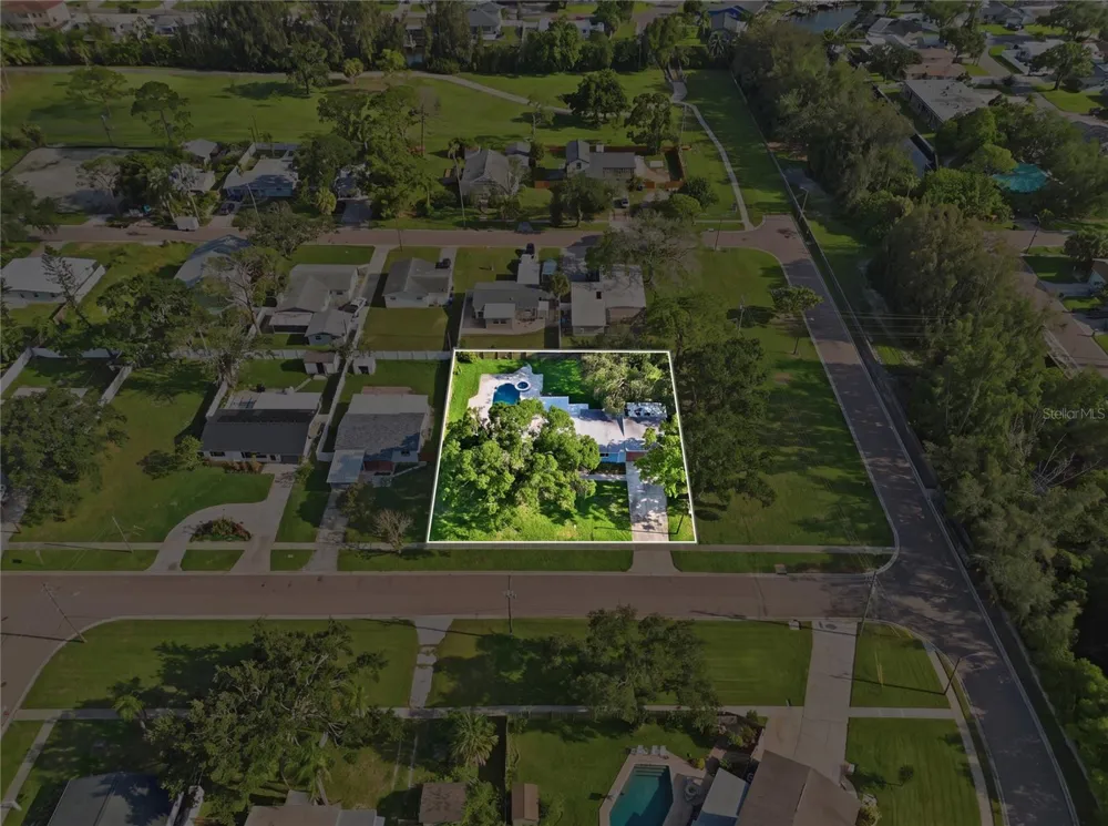 120 81ST AVENUE NE St Petersburg, FL 33702