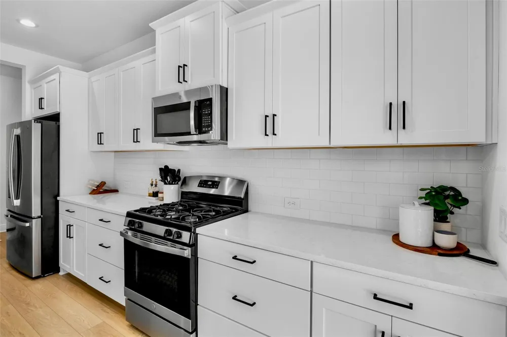 10113 CANAVERAL CIRCLE Sarasota, FL 34241
