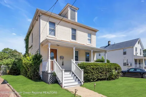 325 Roosevelt Avenue