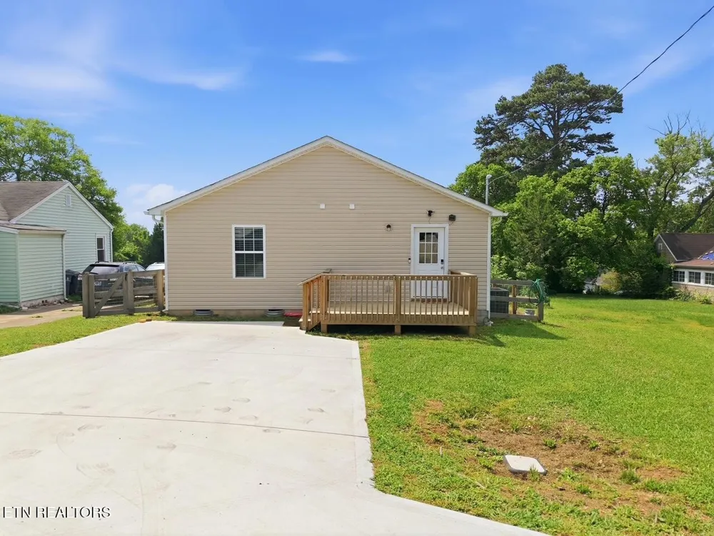 2721 Carson Ave Knoxville, TN 37917