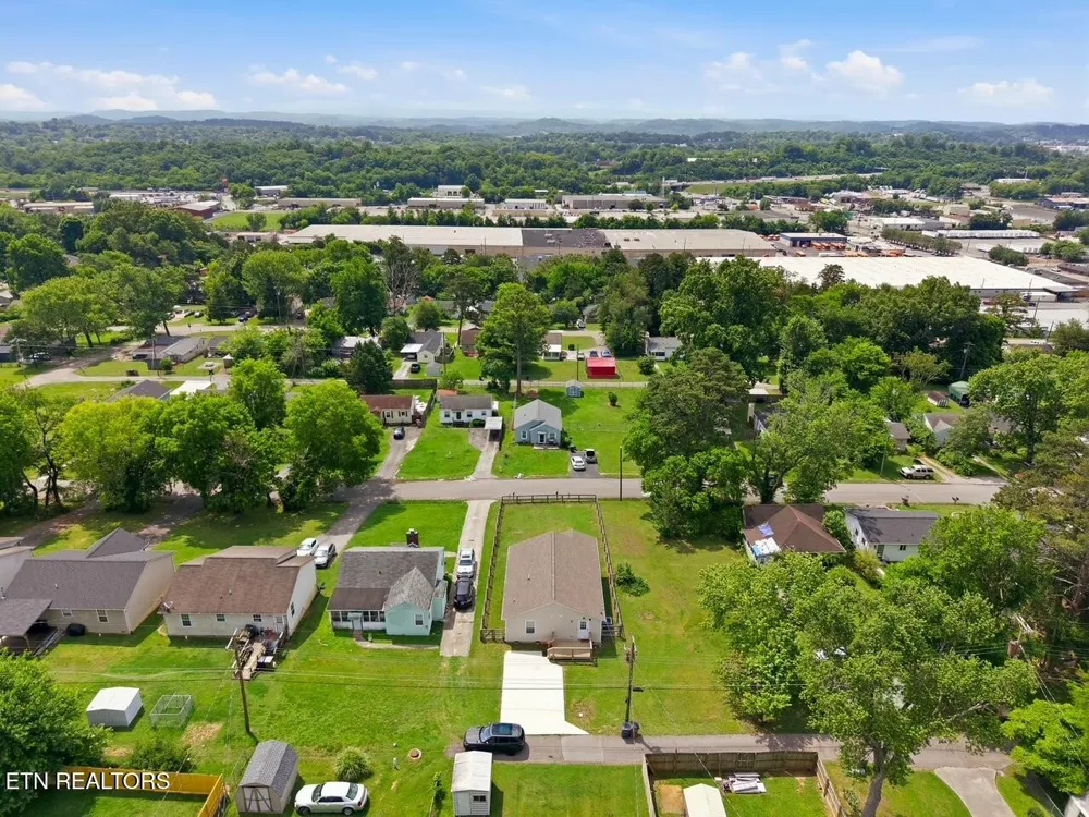 2721 Carson Ave Knoxville, TN 37917