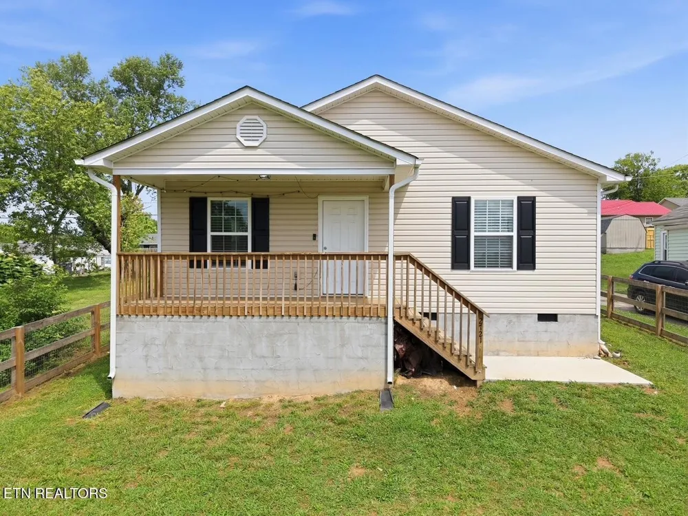 2721 Carson Ave Knoxville, TN 37917