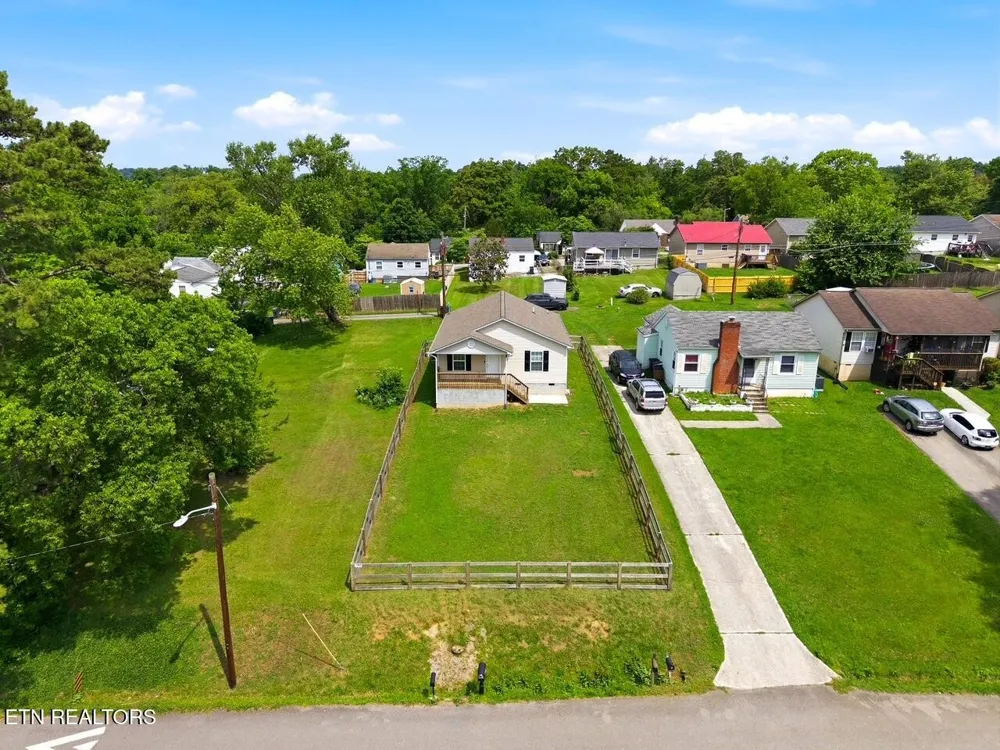 2721 Carson Ave Knoxville, TN 37917