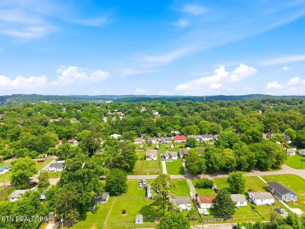 2721 Carson Ave Knoxville, TN 37917