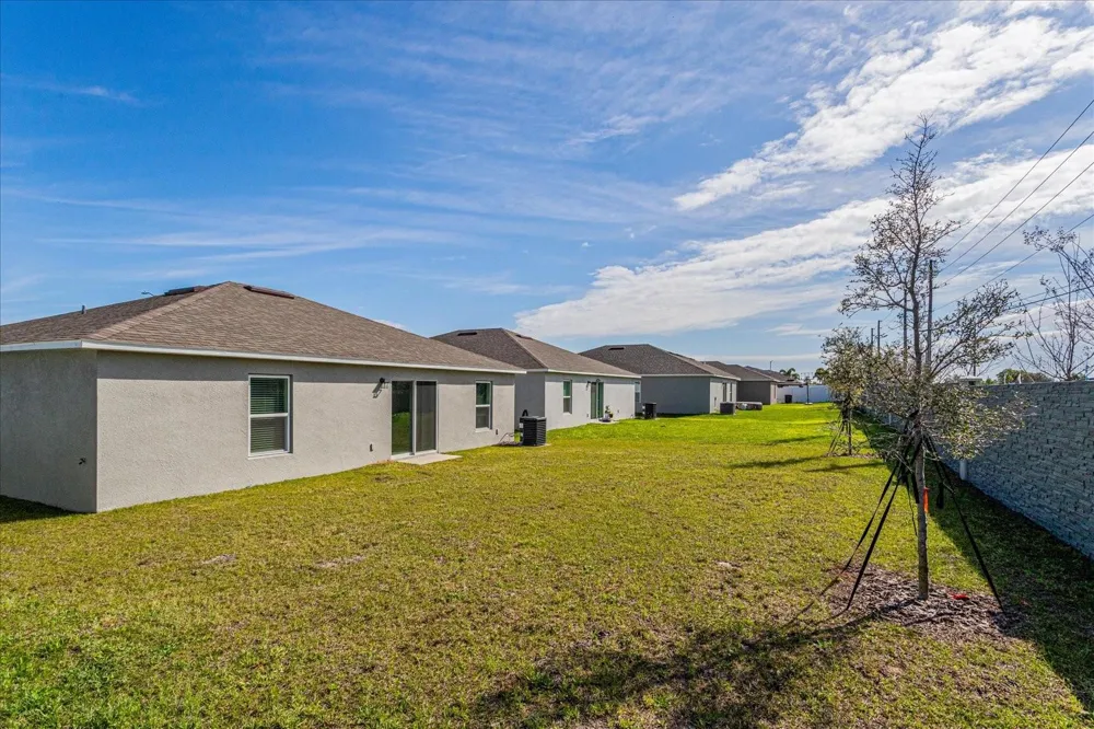 352 TOWNS CIRCLE Haines City, FL 33844