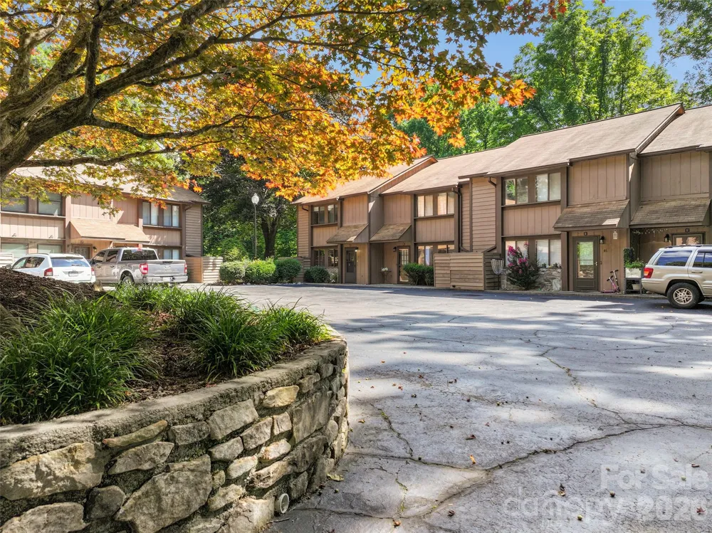 37 George Circle Maggie Valley, NC 28751