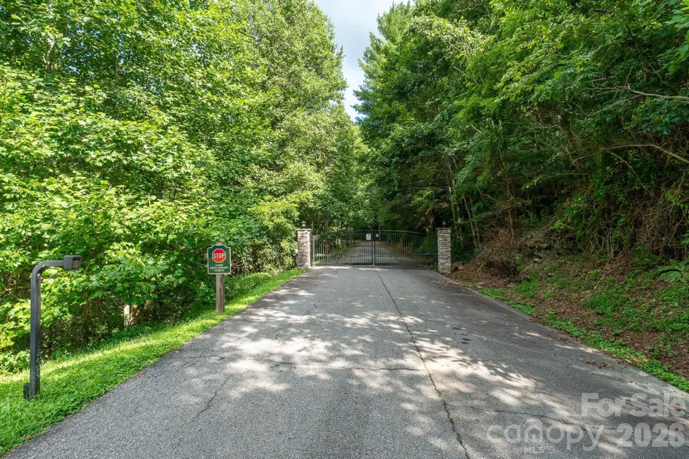 565 Pine Cone Trail Marshall, NC 28753