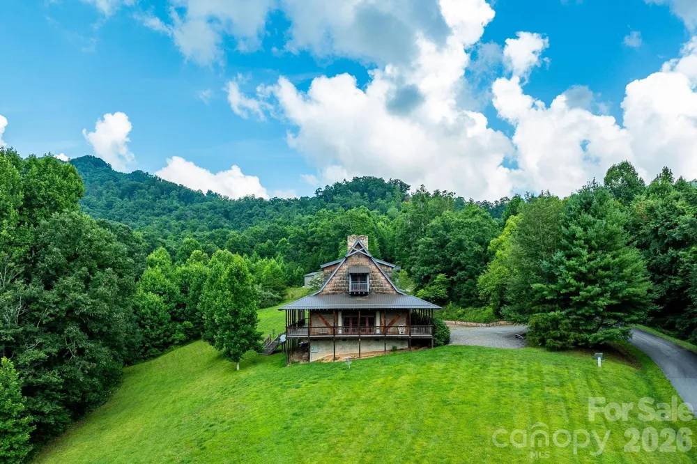 565 Pine Cone Trail Marshall, NC 28753