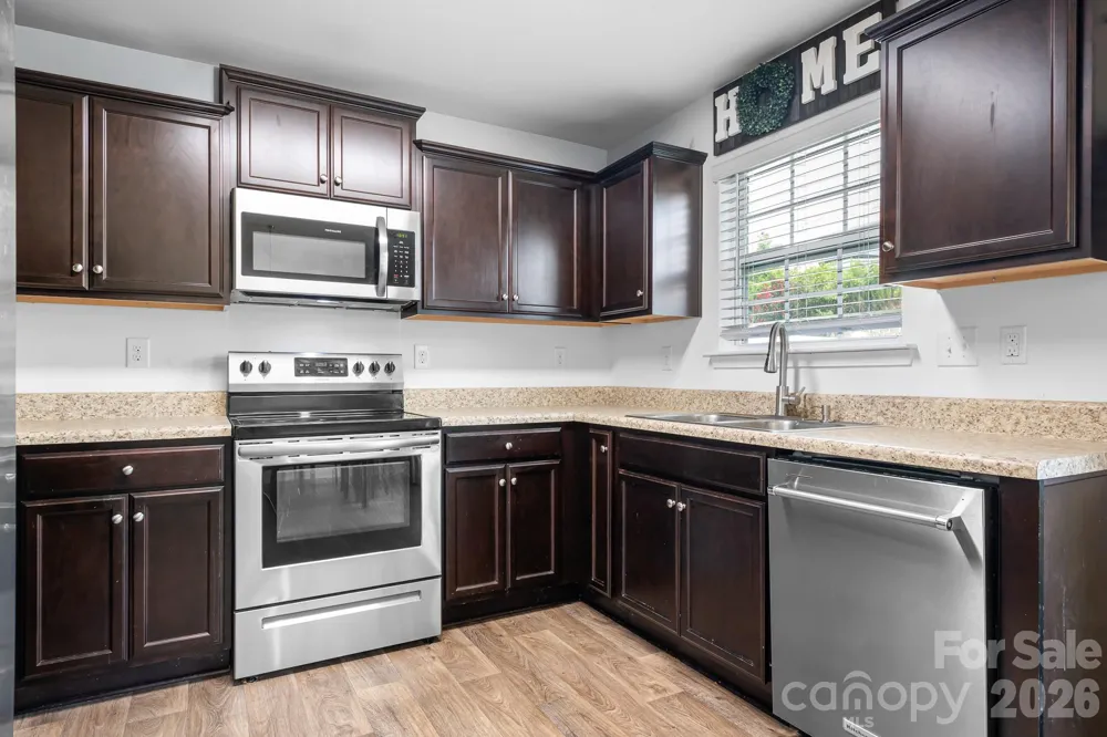 1554 Lilly Springs Place Dallas, NC 28034