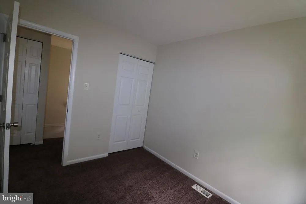 32 PIN OAK LANE Tuckerton, NJ 08087