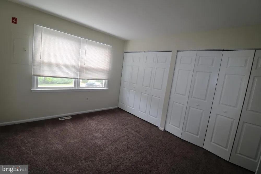 32 PIN OAK LANE Tuckerton, NJ 08087
