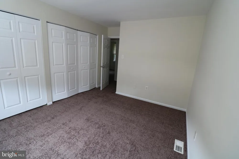 32 PIN OAK LANE Tuckerton, NJ 08087
