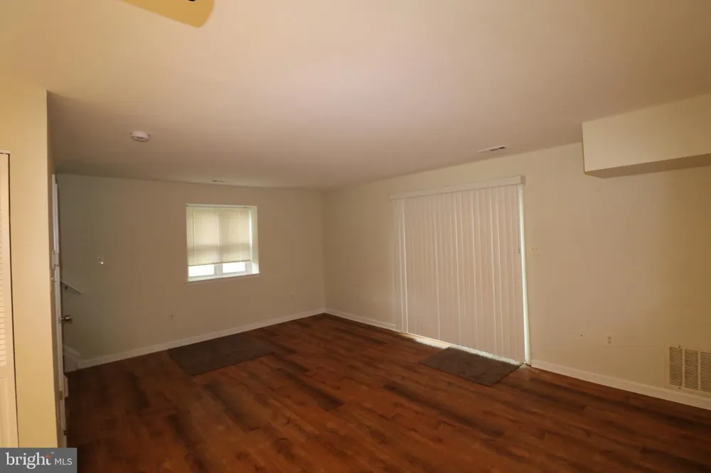 32 PIN OAK LANE Tuckerton, NJ 08087